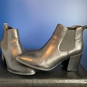 Steve Madden- black leather booties -size 8